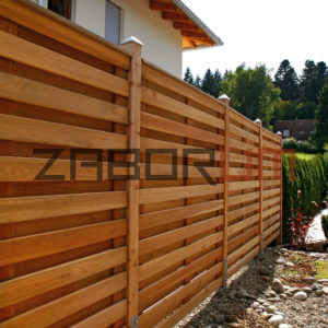 Горизонтальный деревянный забор фото